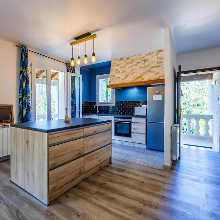 L'aouzet By Interhome * Uzes