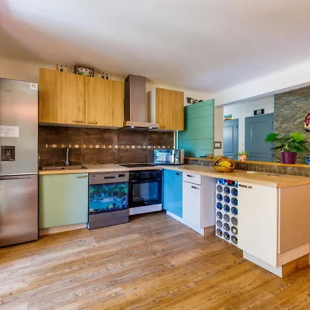 L'aouzet By Interhome * Uzes
